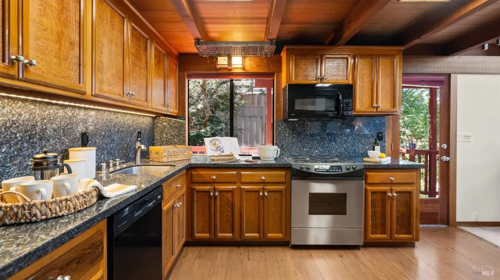 2312 Laguna Vista Drive Novato, CA 94945