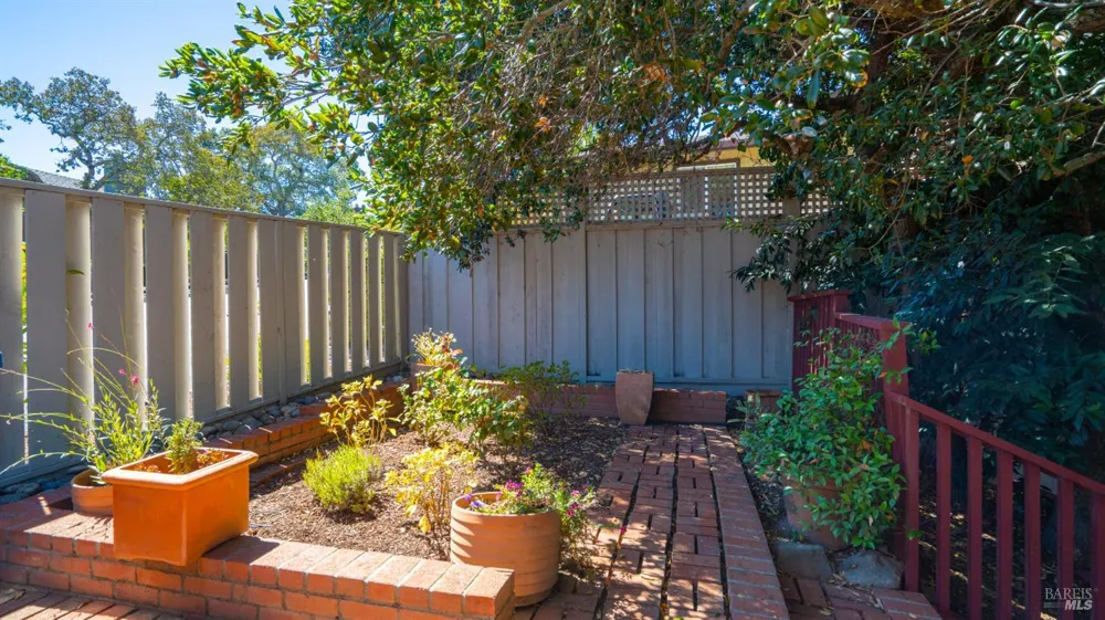 2312 Laguna Vista Drive Novato, CA 94945