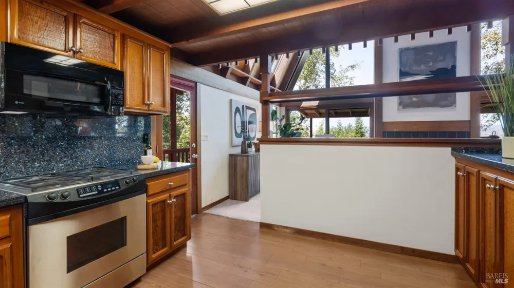 2312 Laguna Vista Drive Novato, CA 94945