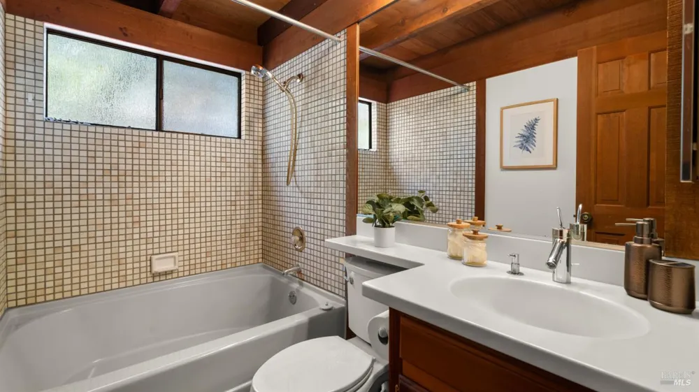 2312 Laguna Vista Drive Novato, CA 94945