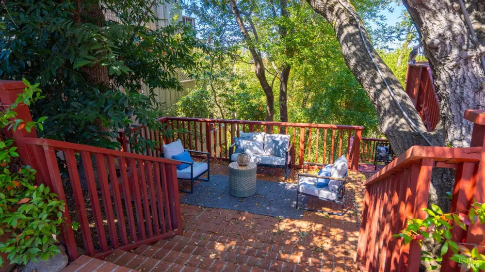 2312 Laguna Vista Drive Novato, CA 94945