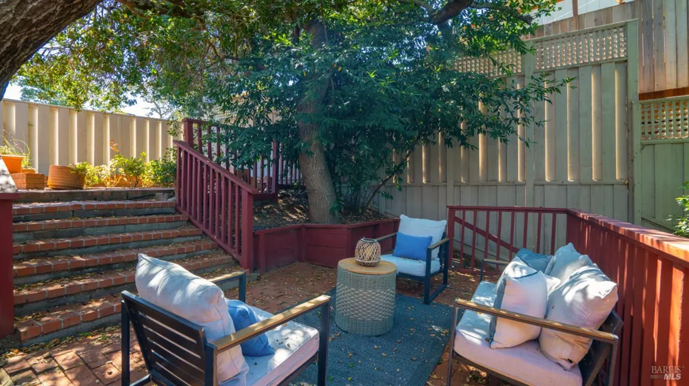 2312 Laguna Vista Drive Novato, CA 94945