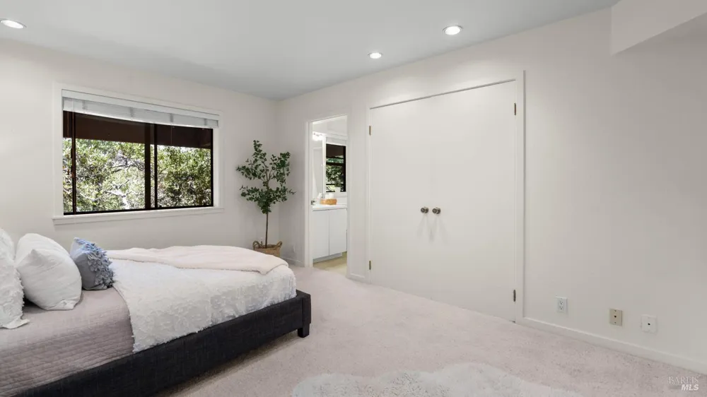 2312 Laguna Vista Drive Novato, CA 94945
