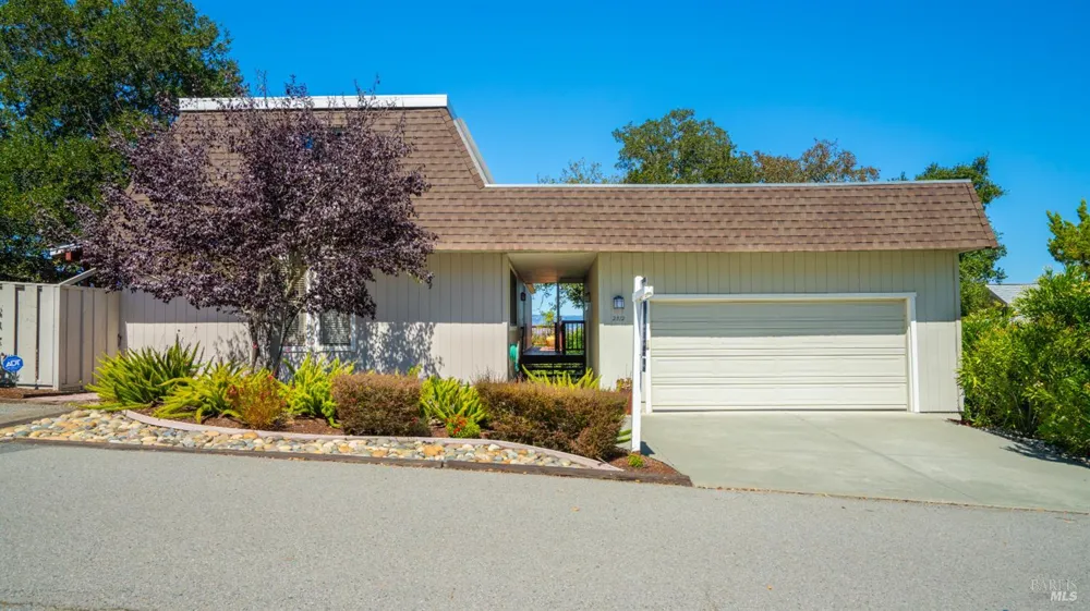 2312 Laguna Vista Drive Novato, CA 94945
