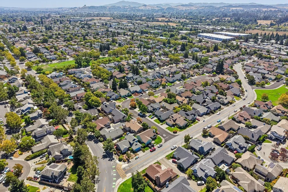 1443 Dandelion Way Petaluma, CA 94954