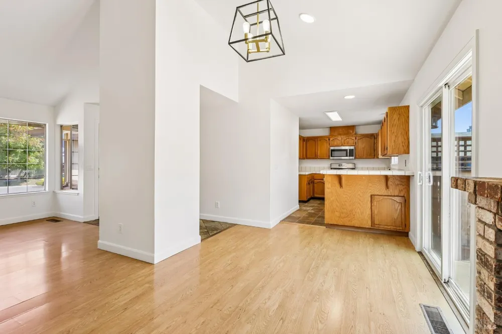 1443 Dandelion Way Petaluma, CA 94954