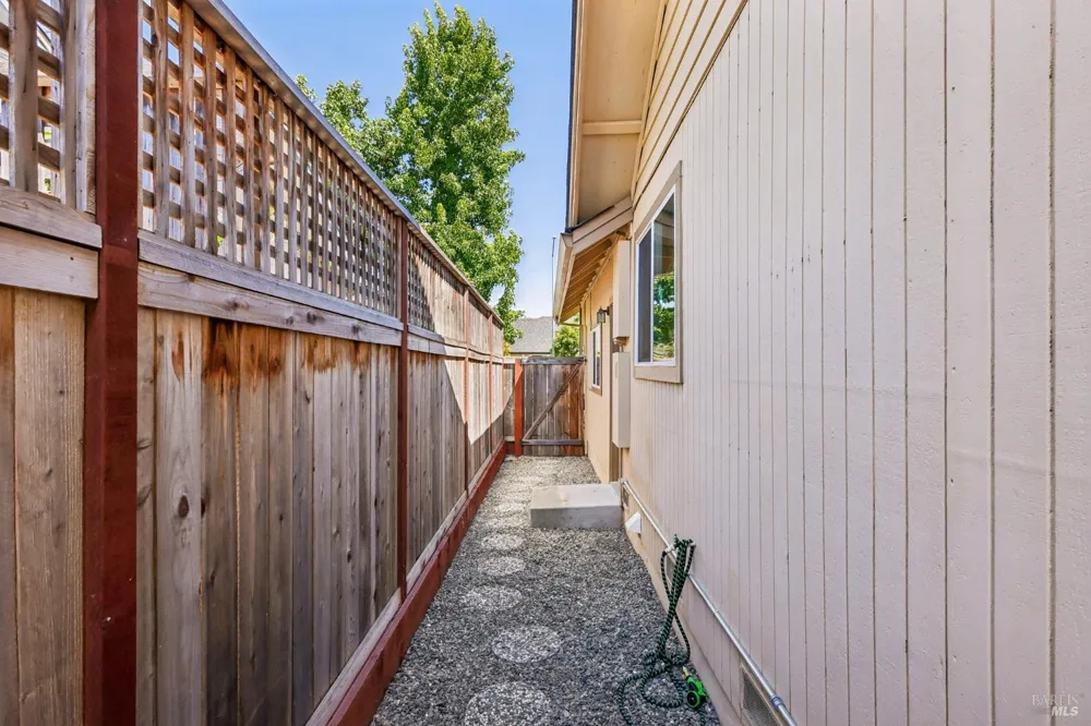 1443 Dandelion Way Petaluma, CA 94954