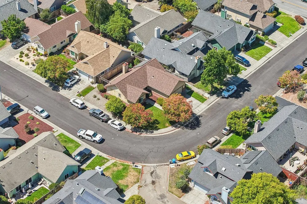 1443 Dandelion Way Petaluma, CA 94954