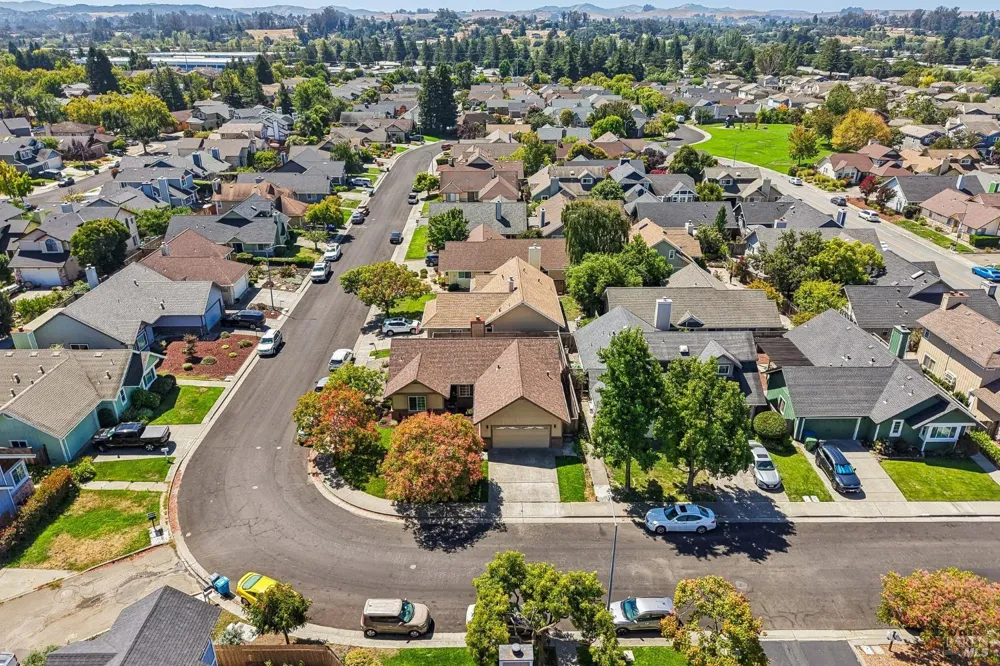 1443 Dandelion Way Petaluma, CA 94954