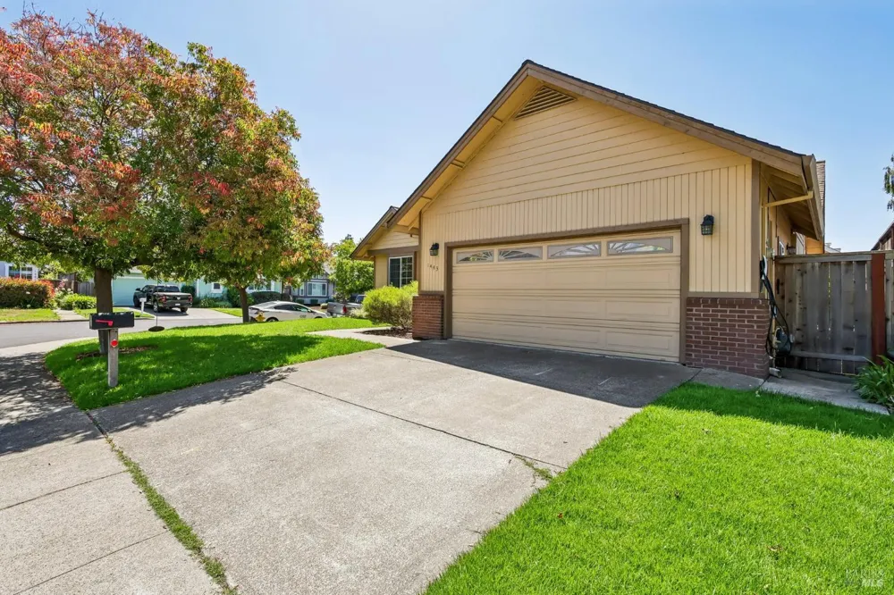 1443 Dandelion Way Petaluma, CA 94954