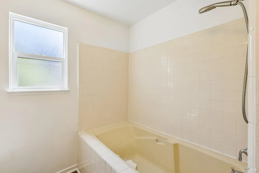 1443 Dandelion Way Petaluma, CA 94954