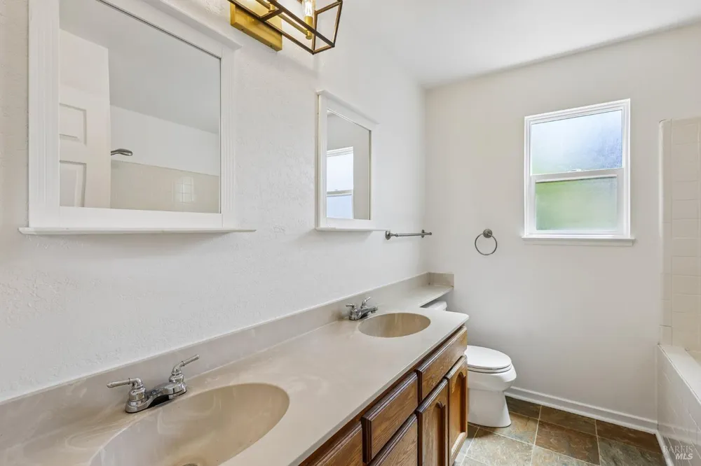 1443 Dandelion Way Petaluma, CA 94954