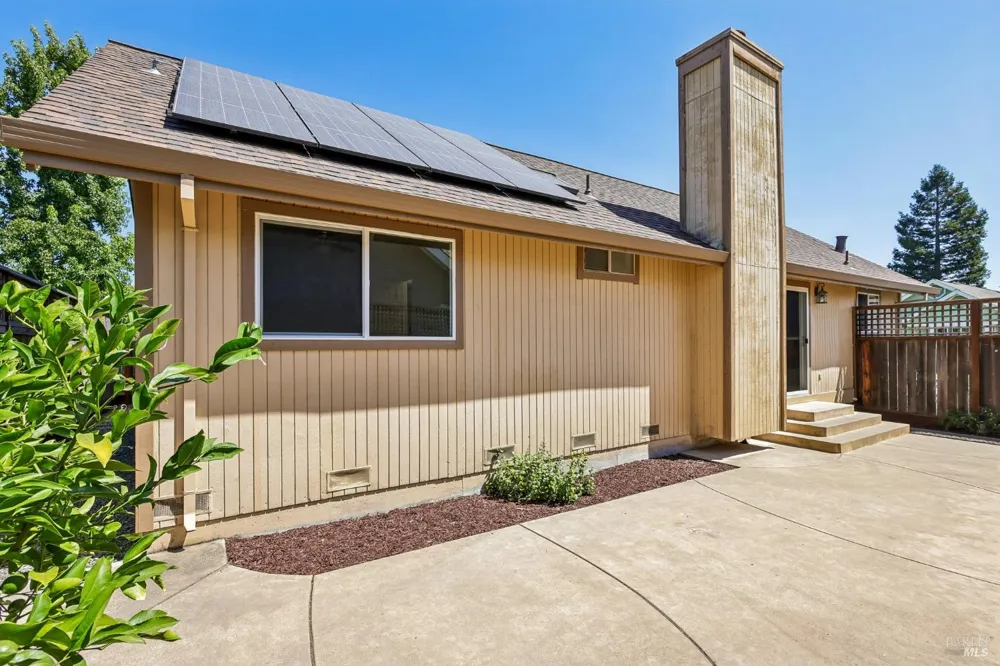 1443 Dandelion Way Petaluma, CA 94954