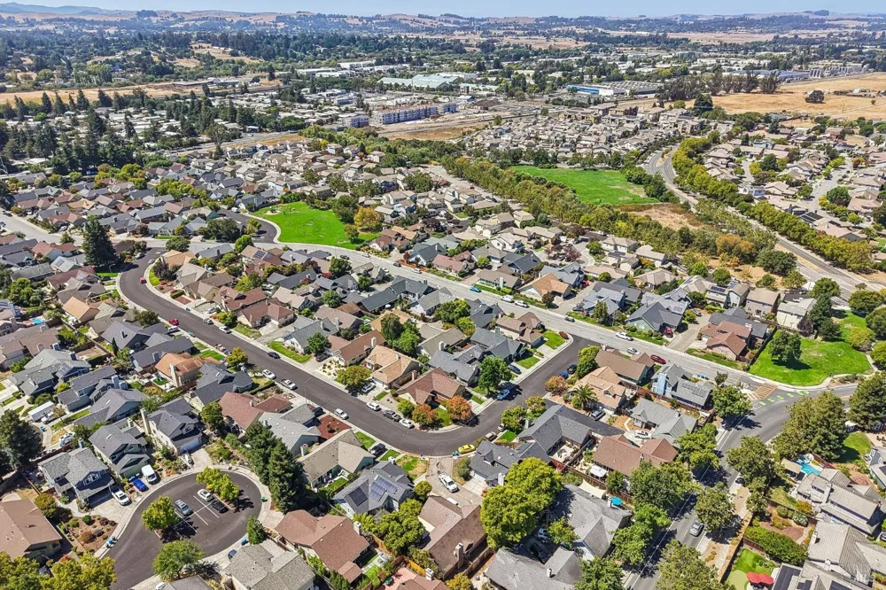 1443 Dandelion Way Petaluma, CA 94954