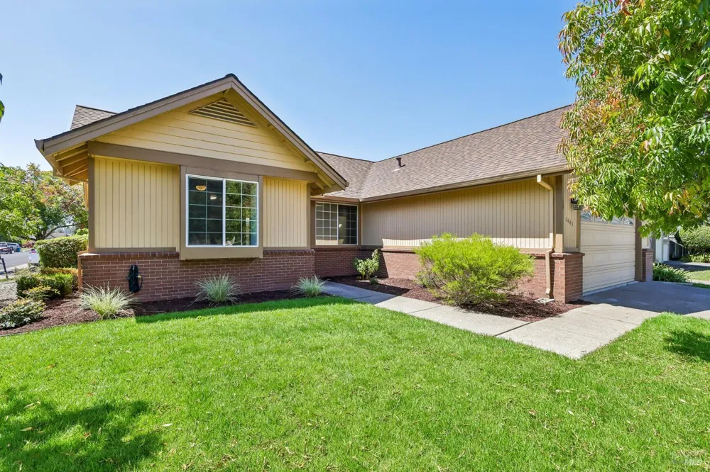 1443 Dandelion Way Petaluma, CA 94954