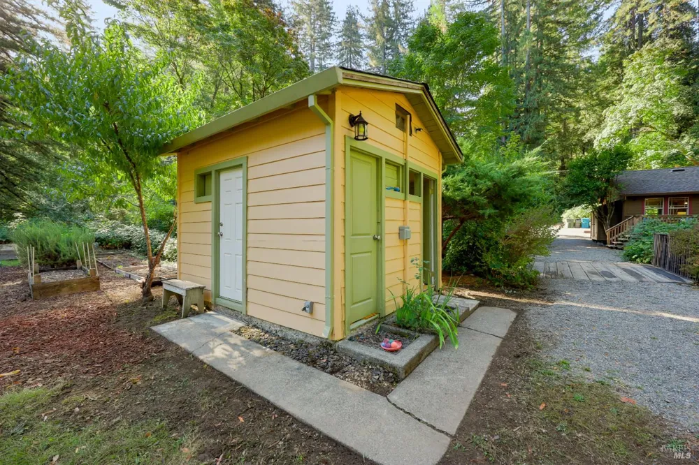 10131 Hwy 116 Forestville, CA 95436