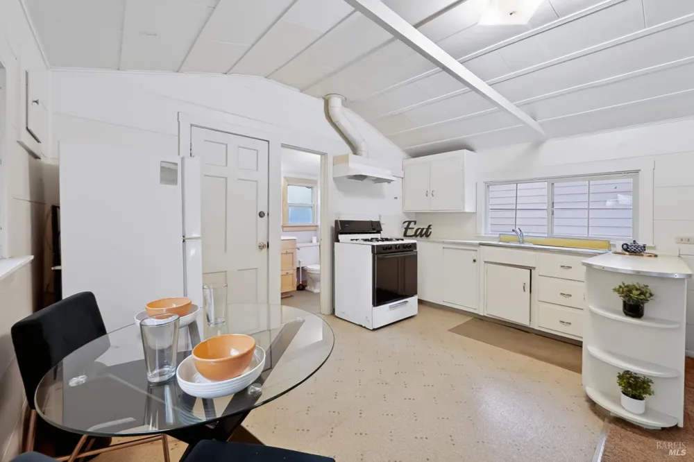 10131 Hwy 116 Forestville, CA 95436