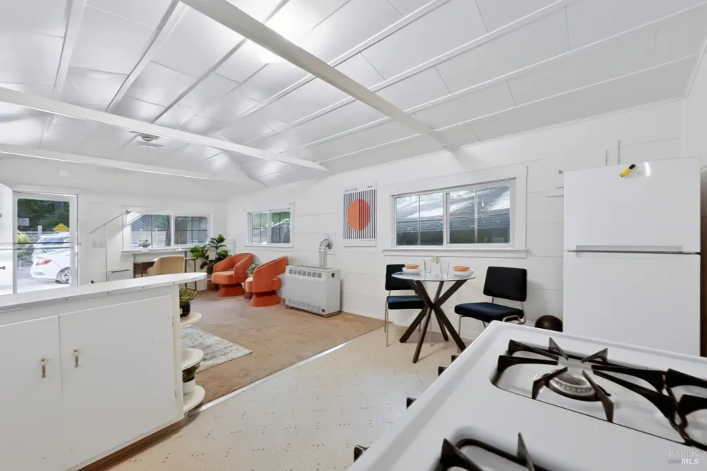 10131 Hwy 116 Forestville, CA 95436