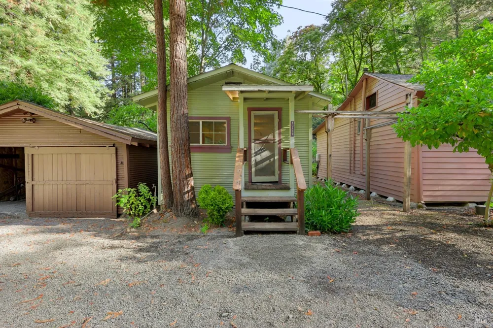10131 Hwy 116 Forestville, CA 95436