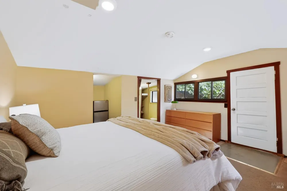 10131 Hwy 116 Forestville, CA 95436
