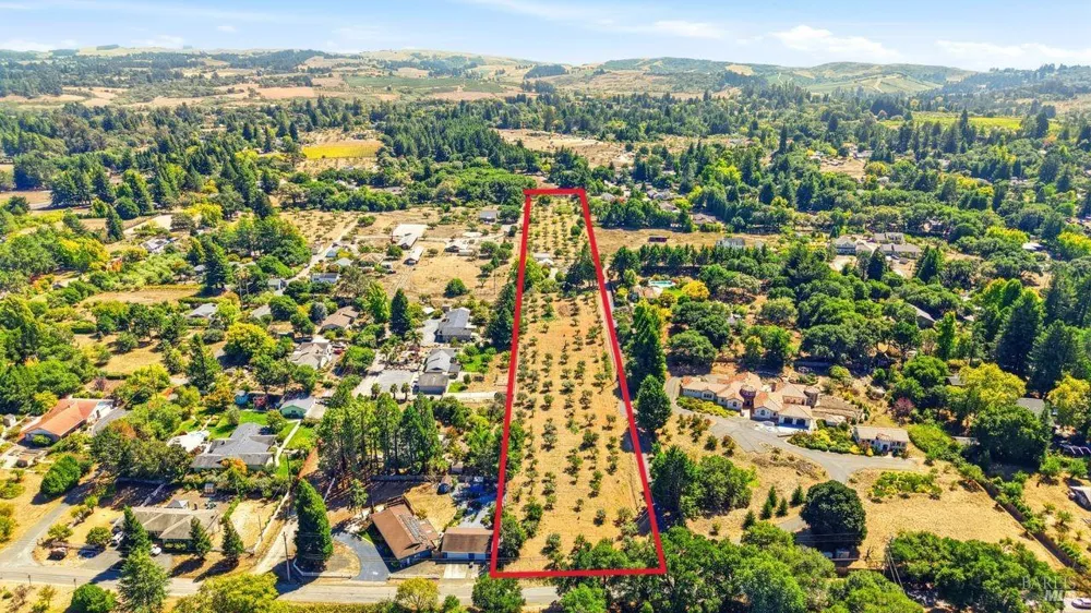 815 Blessing Way Sebastopol, CA 95472