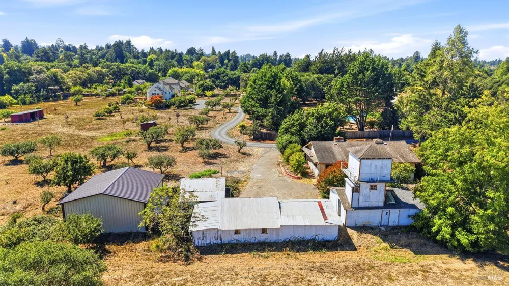 815 Blessing Way Sebastopol, CA 95472