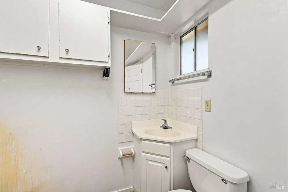 815 Blessing Way Sebastopol, CA 95472