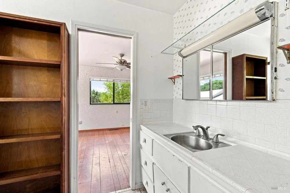 815 Blessing Way Sebastopol, CA 95472