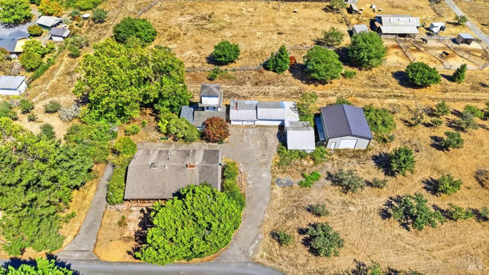 815 Blessing Way Sebastopol, CA 95472
