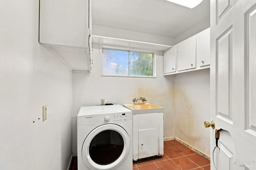 815 Blessing Way Sebastopol, CA 95472