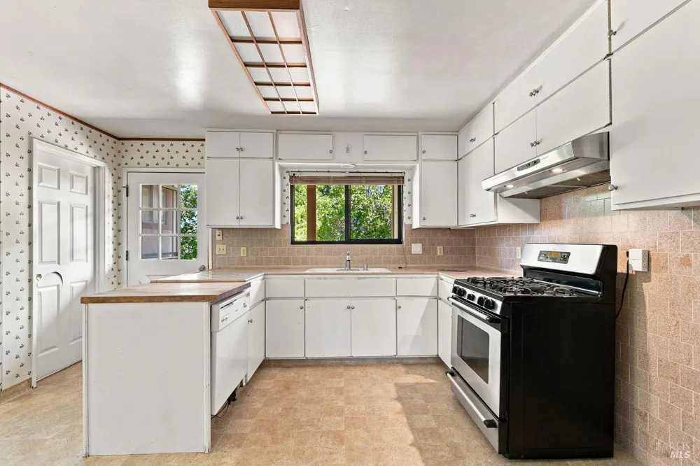 815 Blessing Way Sebastopol, CA 95472