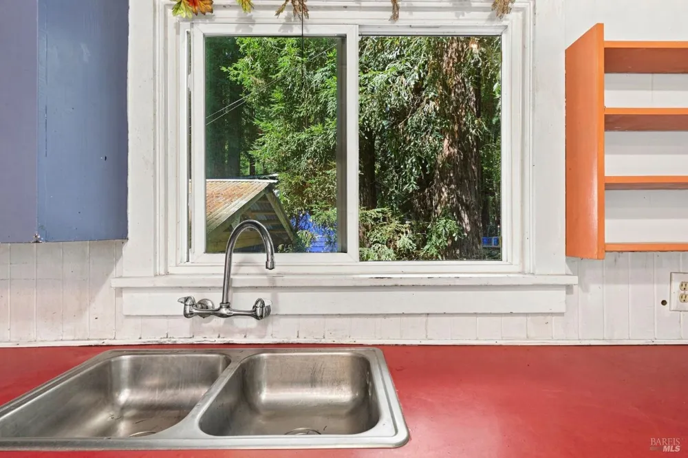 15400 Canyon 3 Road Guerneville, CA 95446