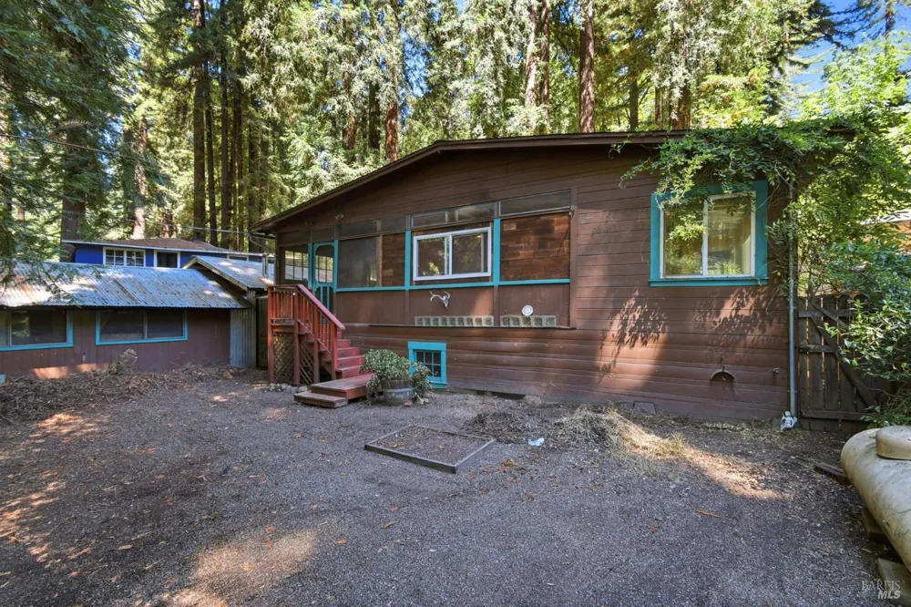 15400 Canyon 3 Road Guerneville, CA 95446