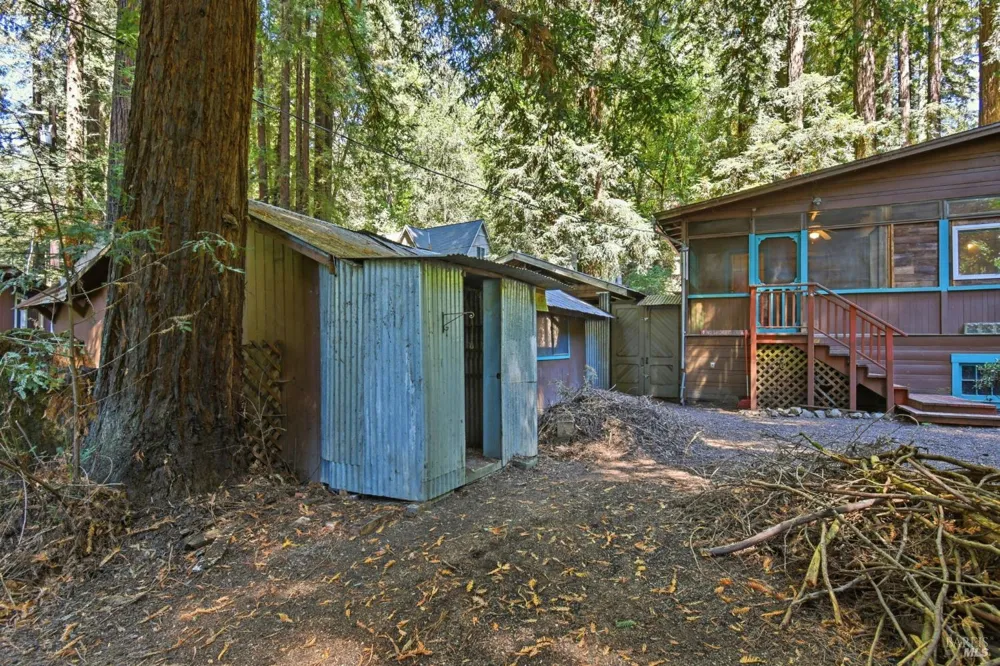 15400 Canyon 3 Road Guerneville, CA 95446