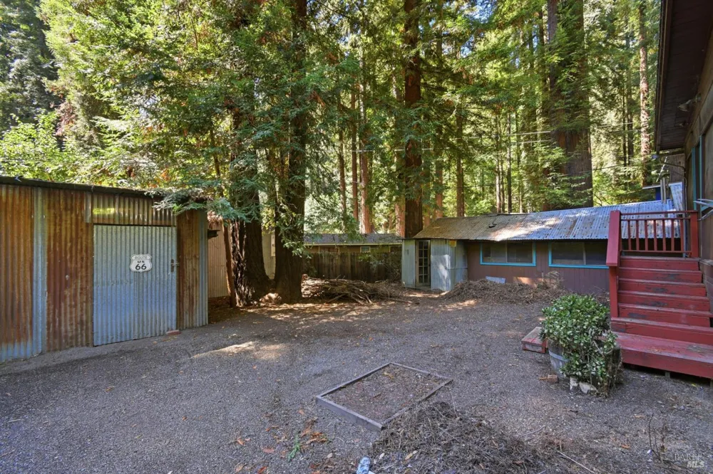 15400 Canyon 3 Road Guerneville, CA 95446