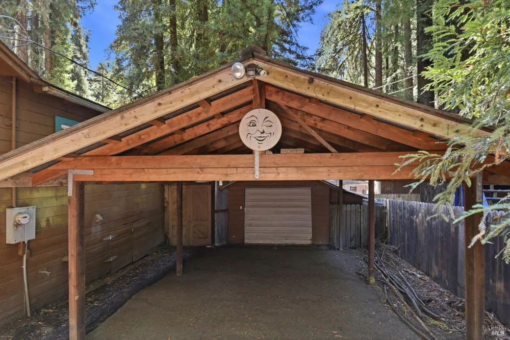 15400 Canyon 3 Road Guerneville, CA 95446