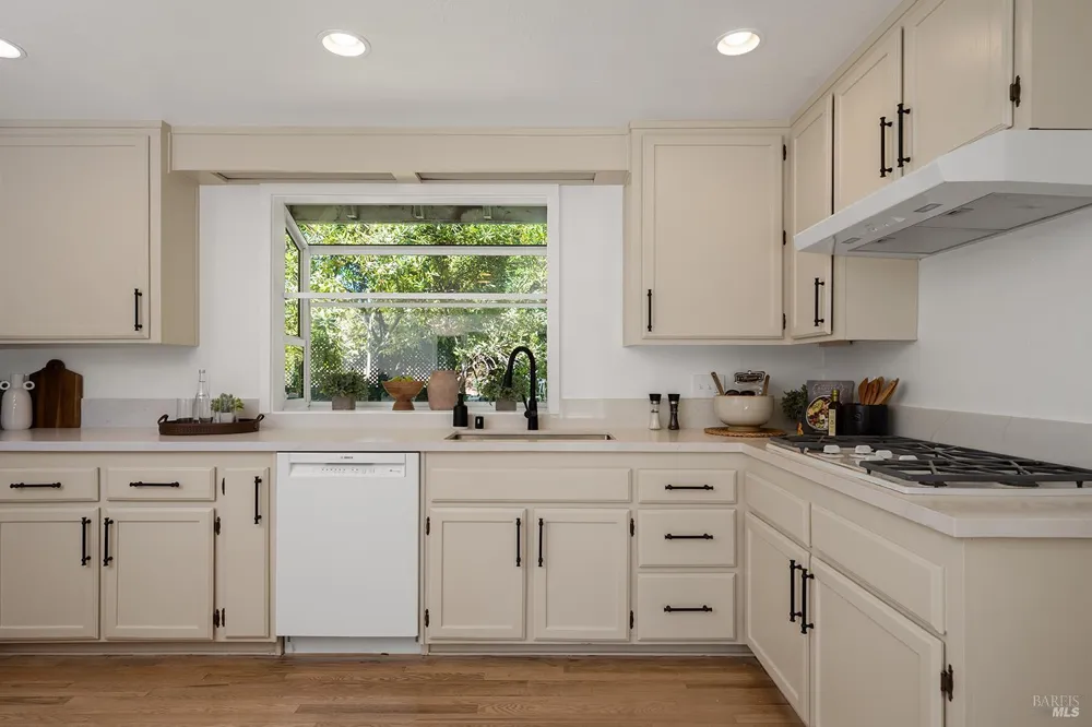 1470 High School Road Sebastopol, CA 95472