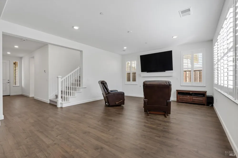 7436 Wendy Drive Rohnert Park, CA 94928