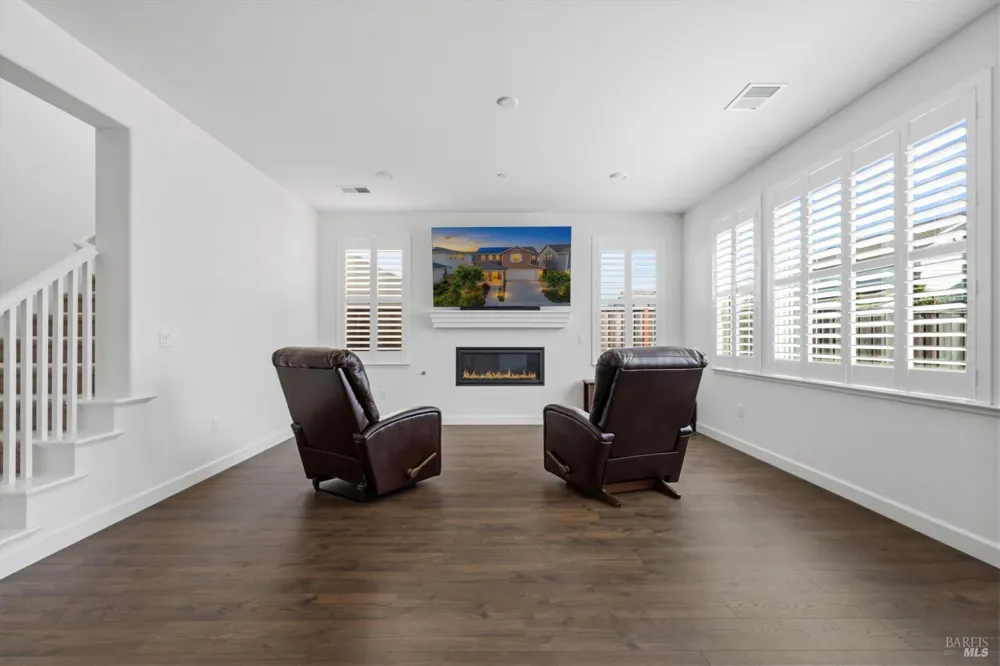 7436 Wendy Drive Rohnert Park, CA 94928