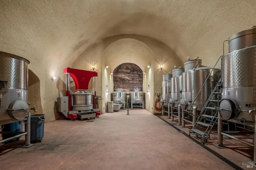 3242 Silverado Trail St. Helena, CA 94574
