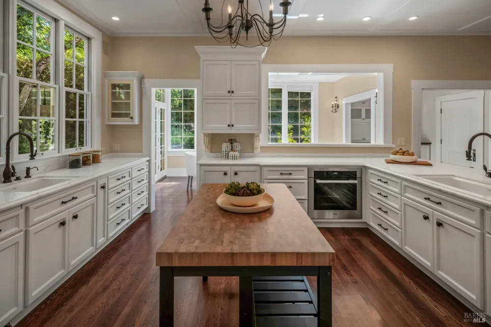 3242 Silverado Trail St. Helena, CA 94574