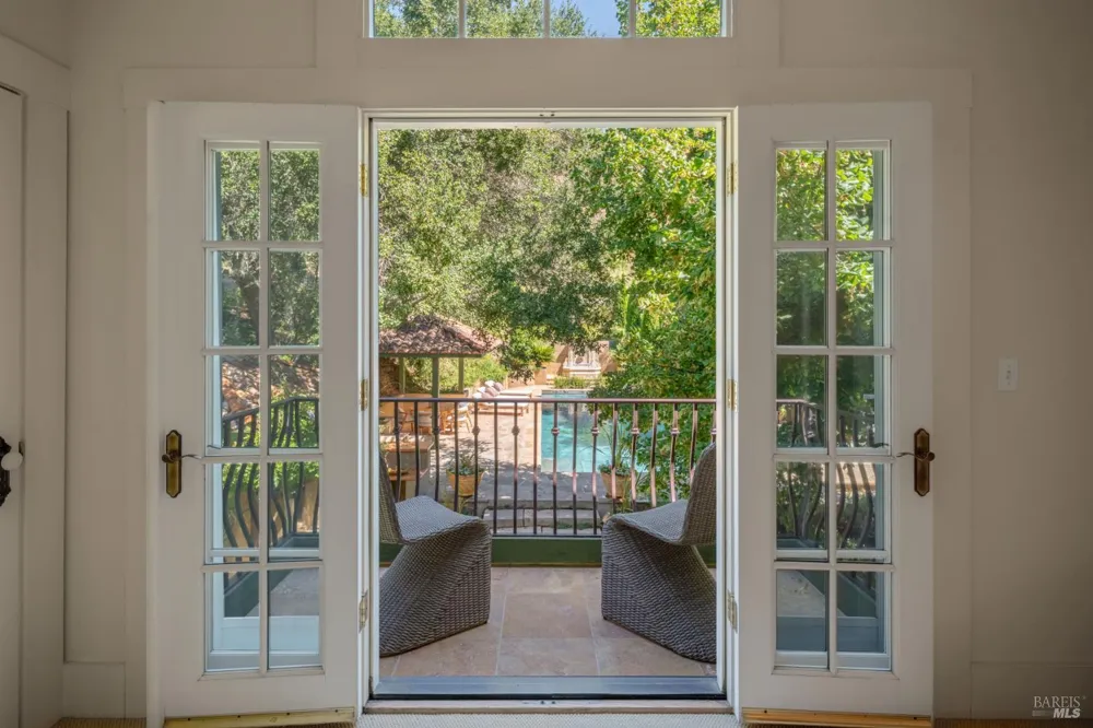 3242 Silverado Trail St. Helena, CA 94574