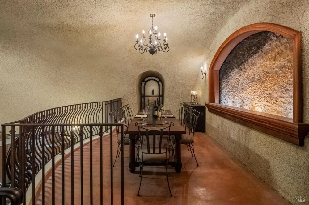 3242 Silverado Trail St. Helena, CA 94574