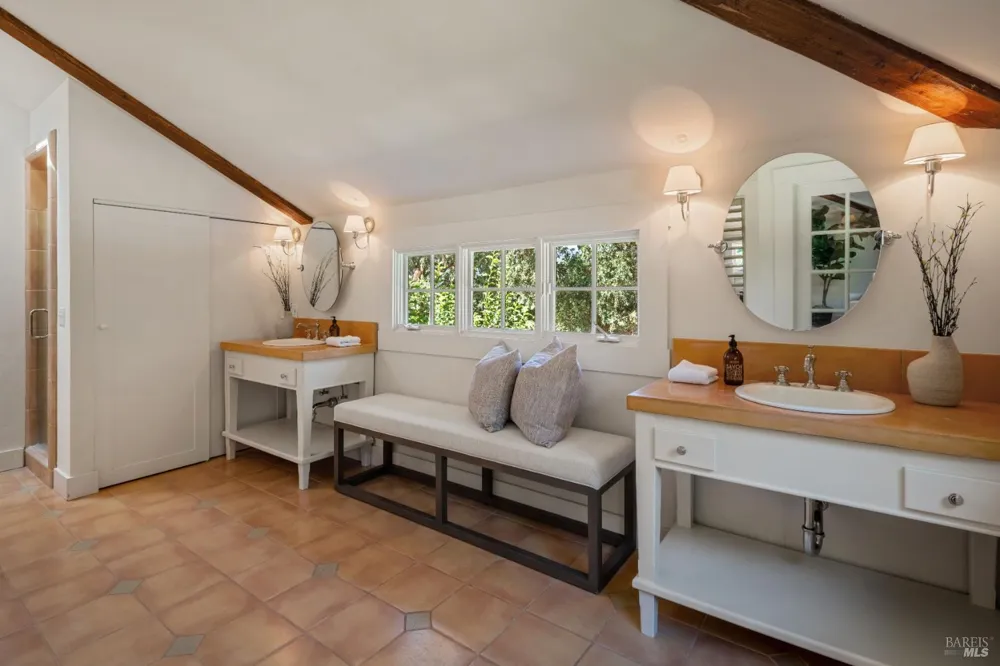 3242 Silverado Trail St. Helena, CA 94574