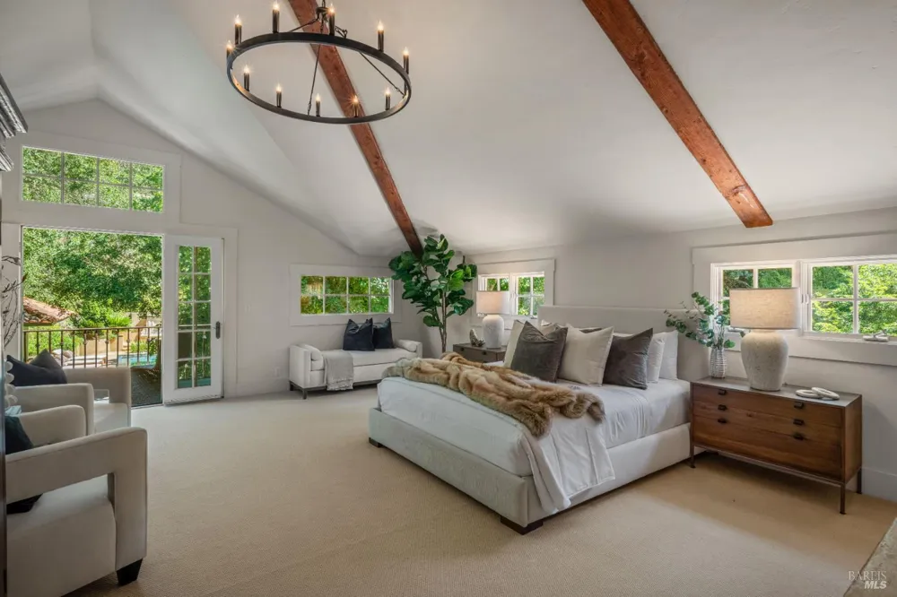 3242 Silverado Trail St. Helena, CA 94574
