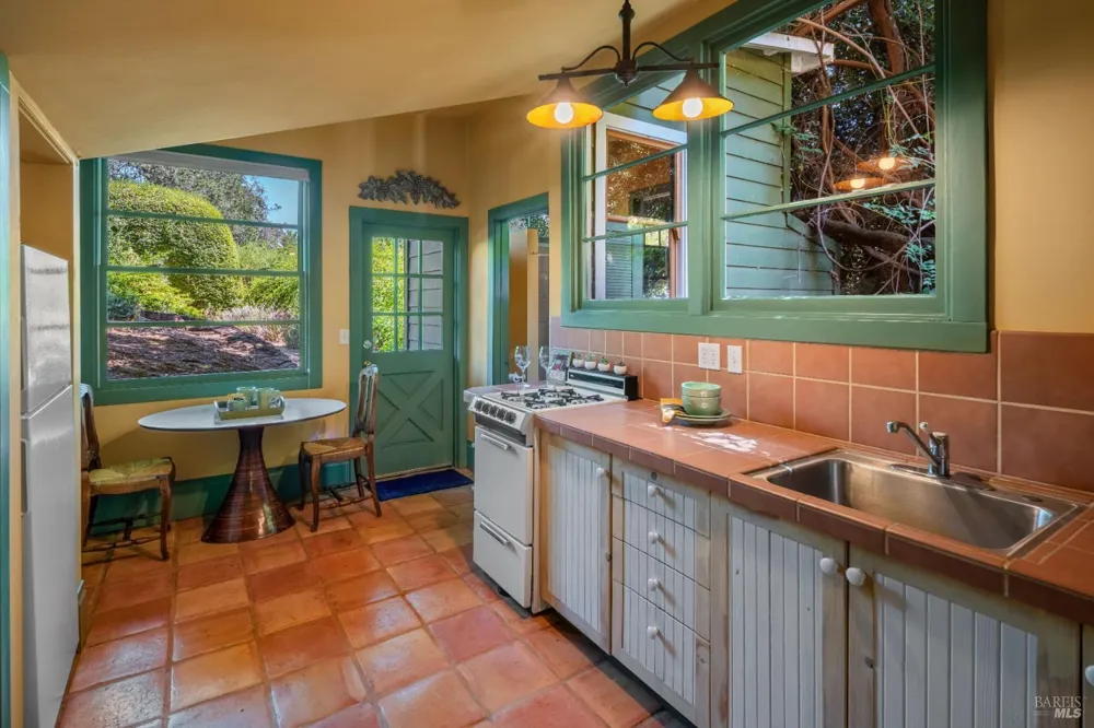 3242 Silverado Trail St. Helena, CA 94574