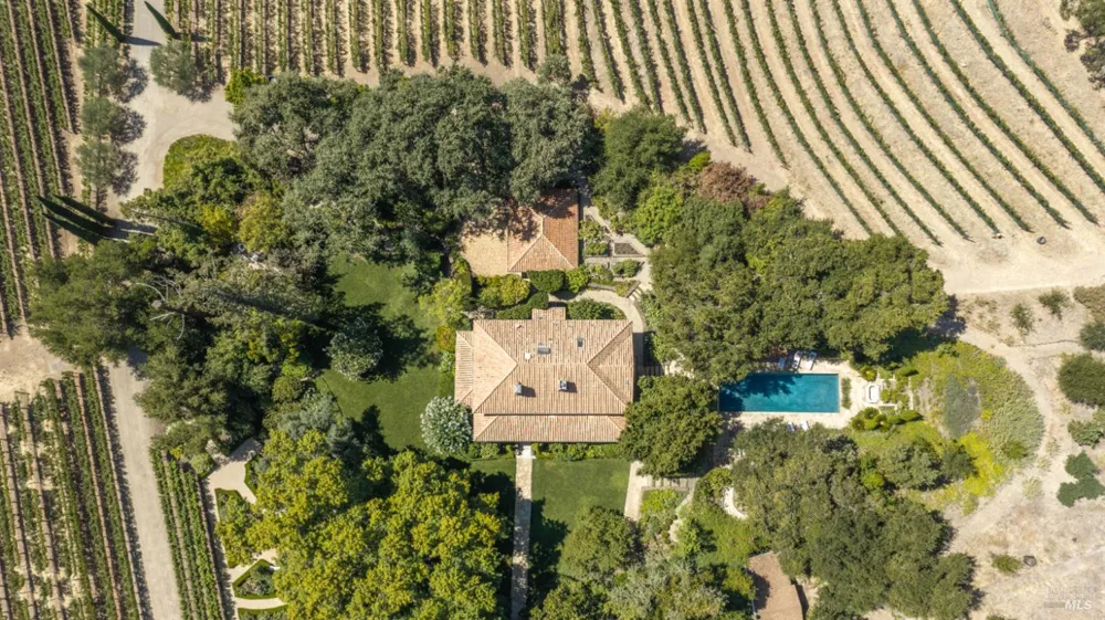 3242 Silverado Trail St. Helena, CA 94574
