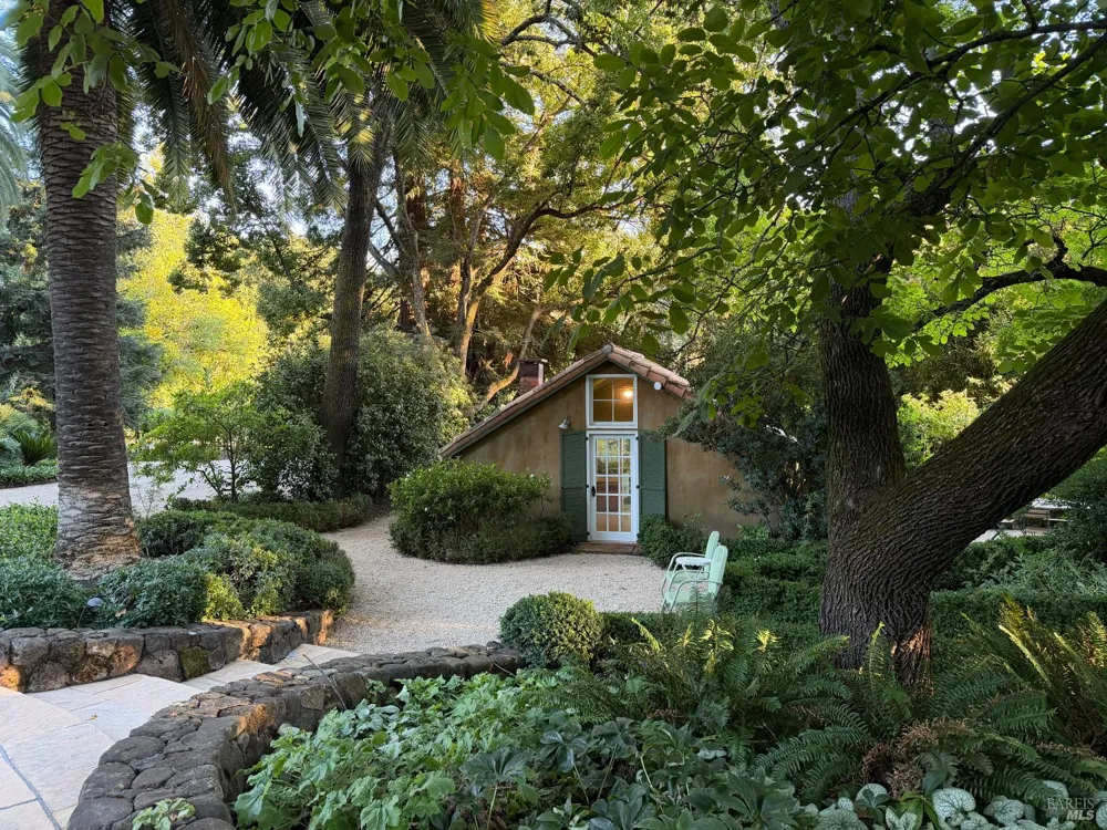 3242 Silverado Trail St. Helena, CA 94574