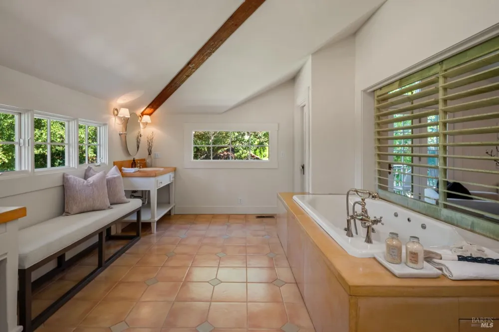 3242 Silverado Trail St. Helena, CA 94574