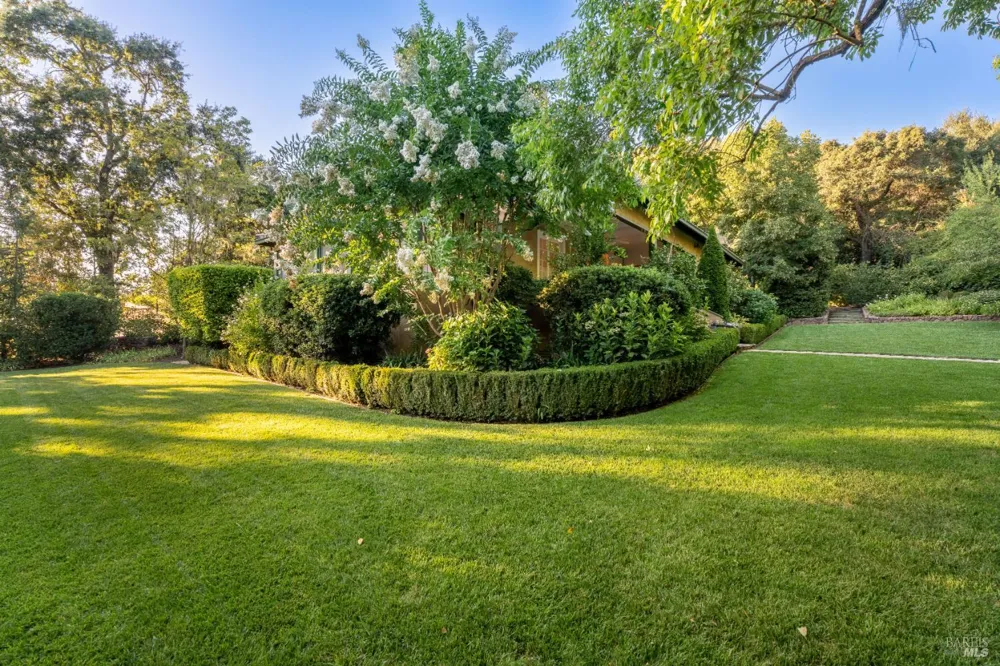 3242 Silverado Trail St. Helena, CA 94574